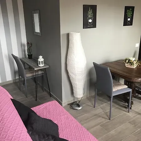 A Pochi Passi Dal Mare Apartment *